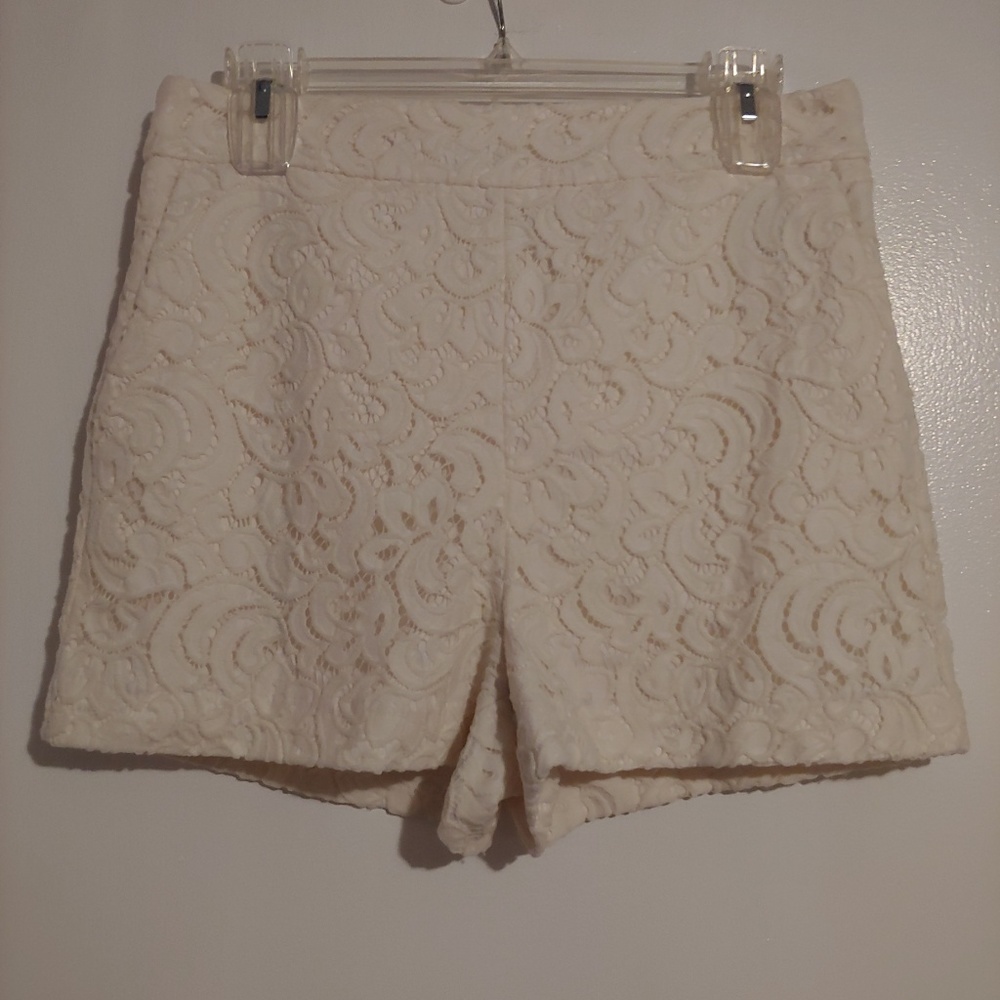 EXPRESS white lace dress shorts sz 8